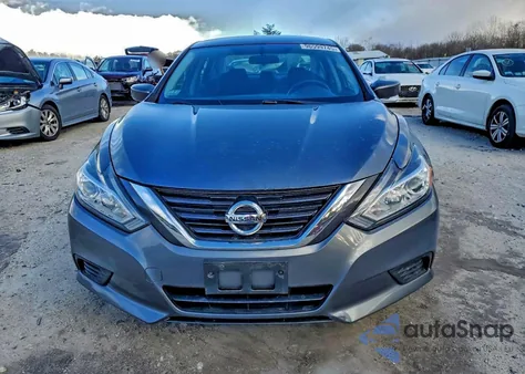 2017 Nissan Altima 2.5 z USA, uszkodzony, nr VIN 1N4AL3AP3HC150385